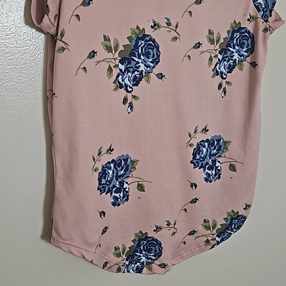 Poof Pink Floral Short Sleeve Cutout Neck Top Sz Medium - Picture 9 of 9